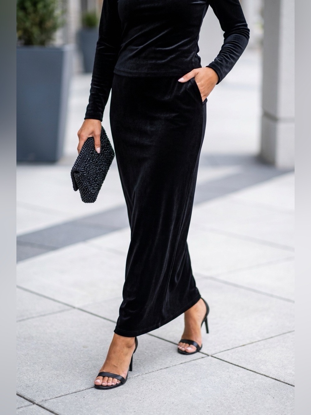 French Connection Woman’s Black Velvet Maxi Skirt w/ Elastic Waist Pull-on M